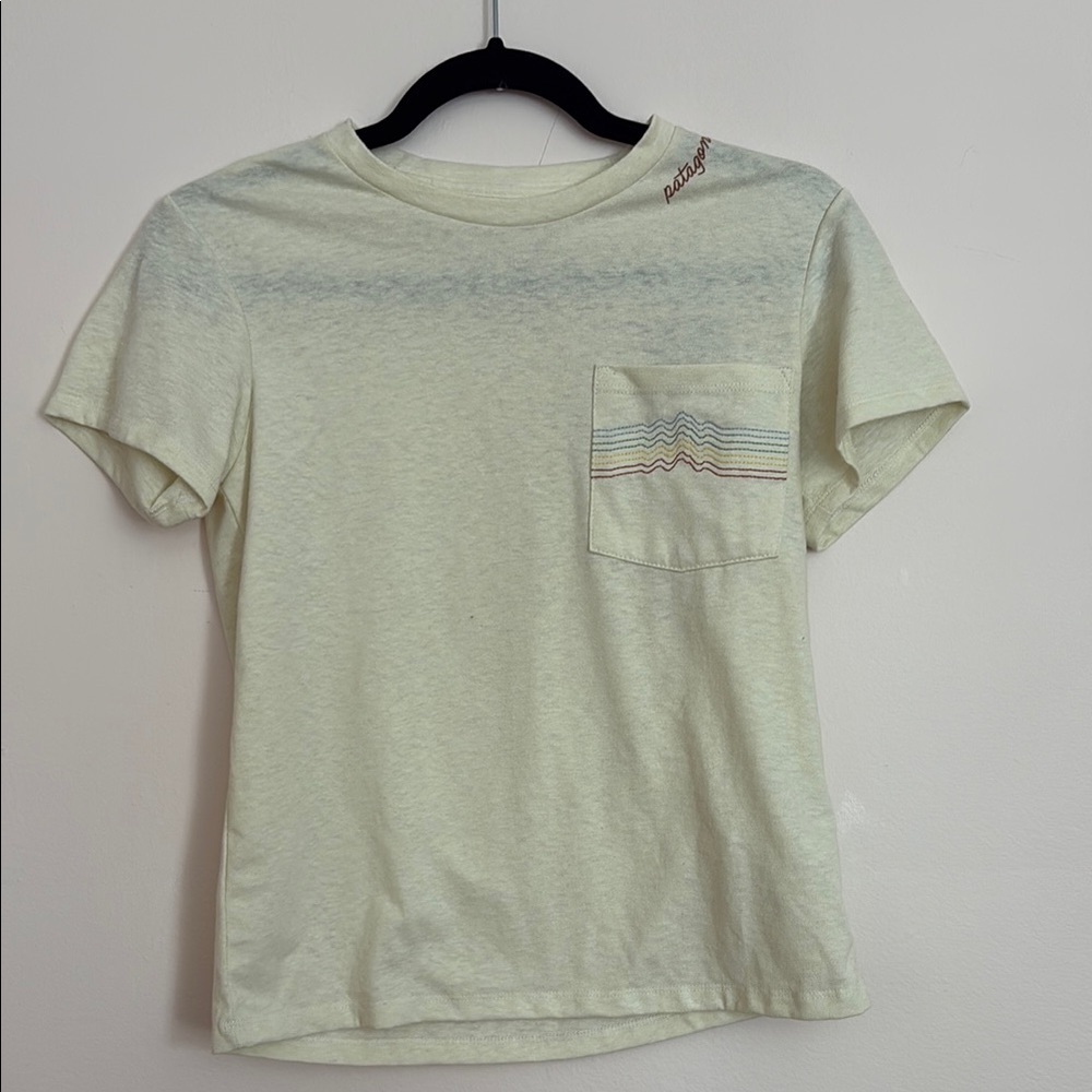 Patagonia Pocket Tee – Soft Recycled Cotton, Minimalist Stripe Detail